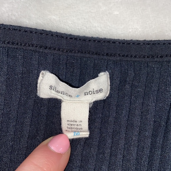 Silence + Noise black top with criss cross front - Picture 4 of 4